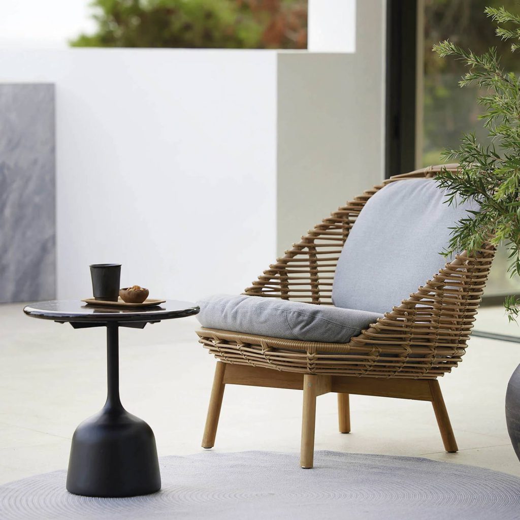 Outdoor Möbel: Die Trends 2025 14 Der Hive Loungssessel ist ein luftig-leichtes Outdoor Möbel von Cane-line