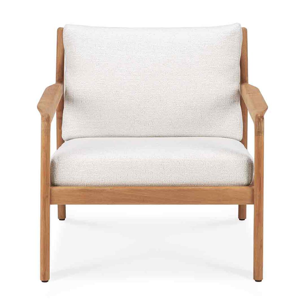 Gartenmöbel Materialien: 6 heiße Anwärter für die Outdoor-Saison 3 Der bequeme Jack Loungs-Sessel von Ethnicraft mit Teakholzrahmen.