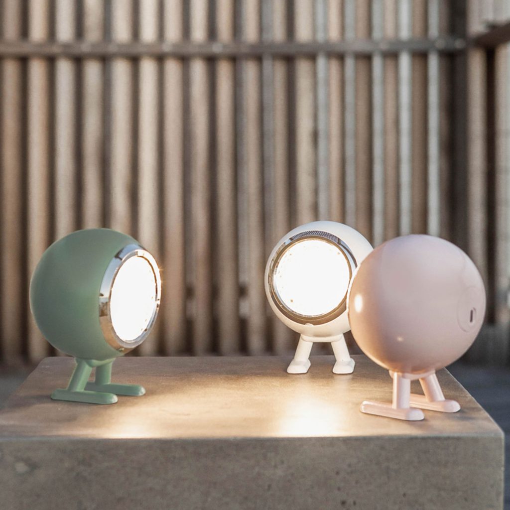 Finden Sie jetzt IHRE Outdoorlampe: Hier sind unsere HighLIGHTS 7 Mehr Licht: die Norbitt 3.0 Outdoorlampe im Trio und in drei unterschiedlichen Farben.
