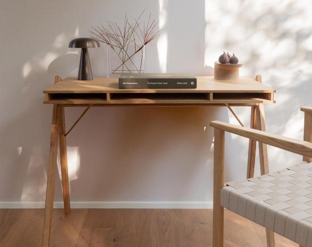 We Do Wood – Field Desk Schreibtisch We Do Wood – Field Desk Schreibtisch - Lockdown light